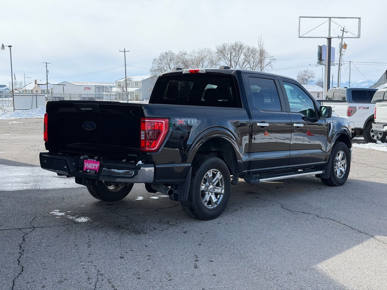 View vehicle photo 7