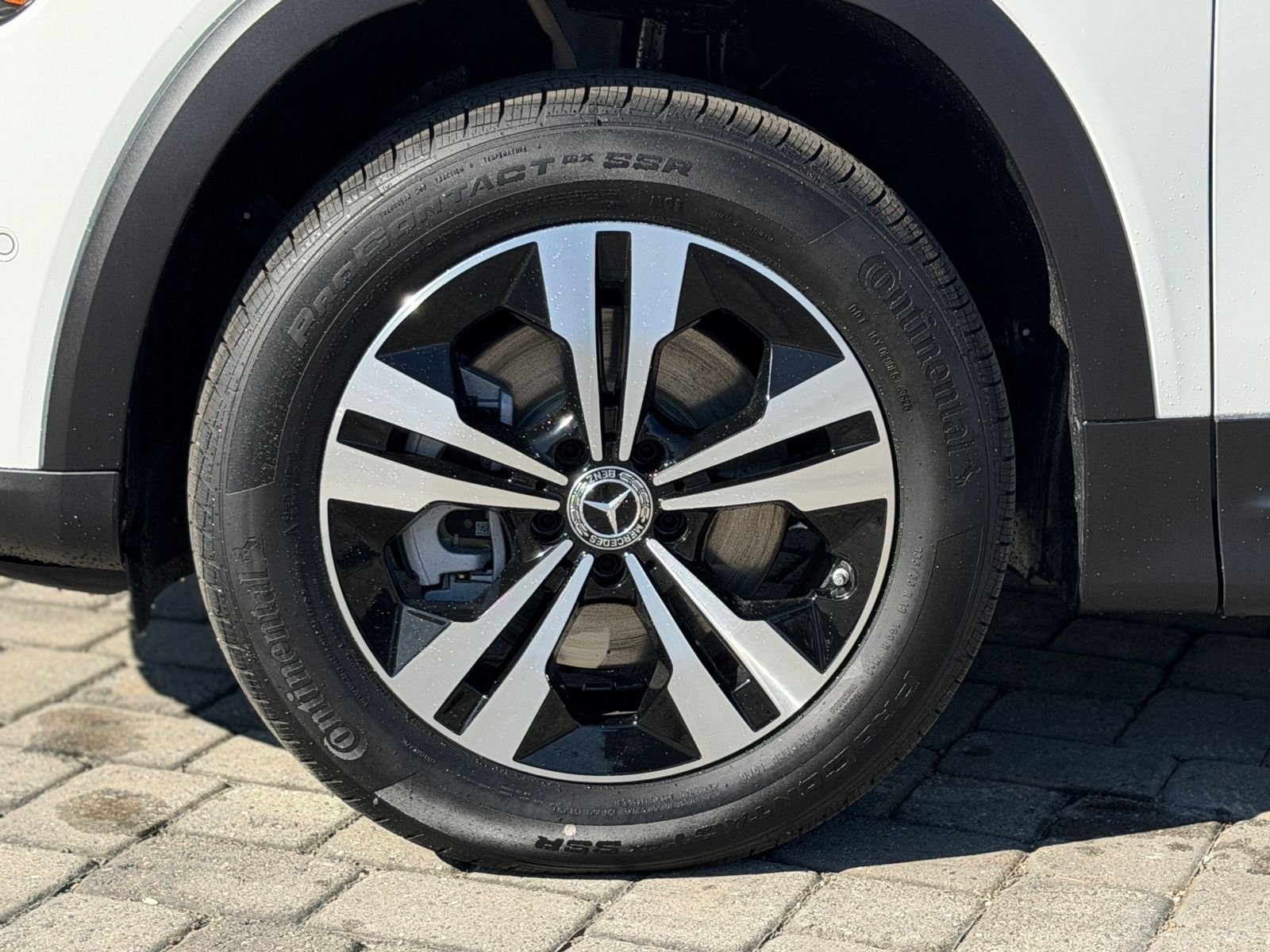 New 2026 Polar White Mercedes-Benz GLB 250 image 12