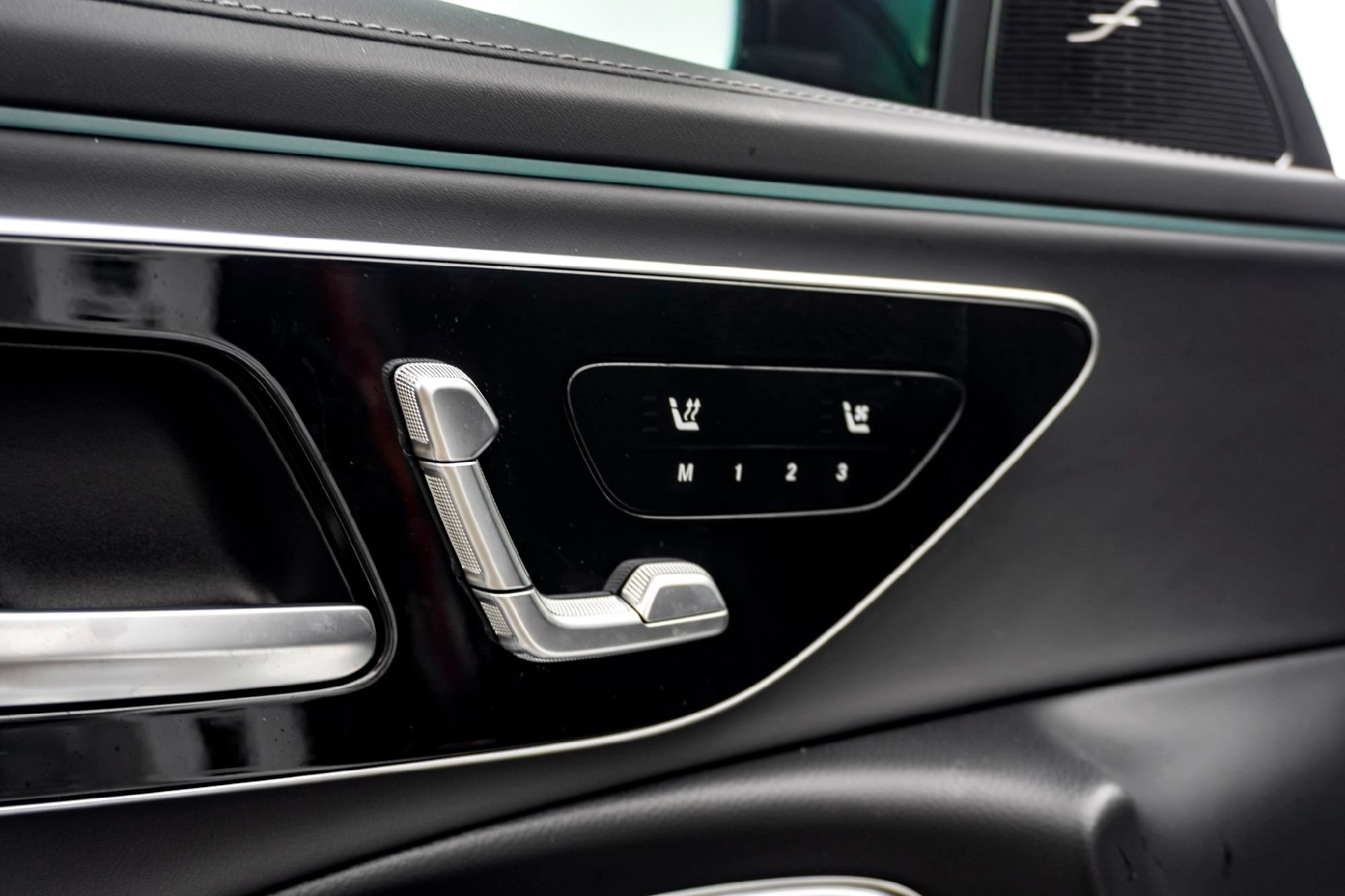 New 2026 MANUFAKTUR Moonlight White Metallic Mercedes-Benz AMG® E 53 E 4MATIC+ Sedan image 32