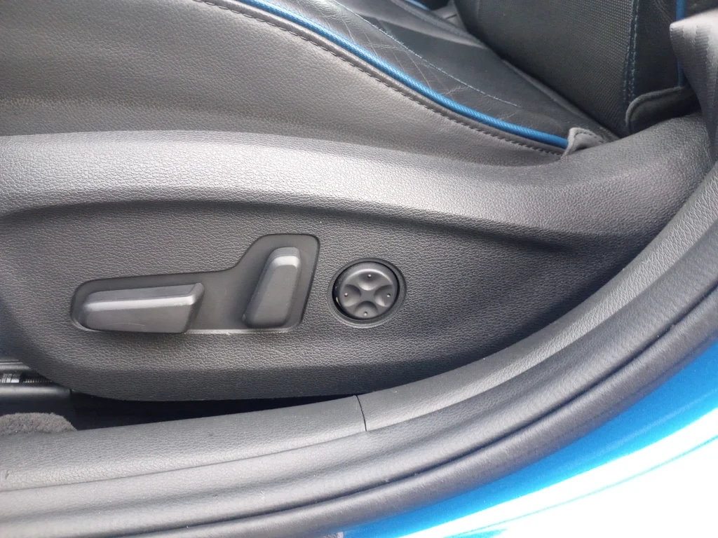 Used 2018 Blue Hyundai Limited image 18