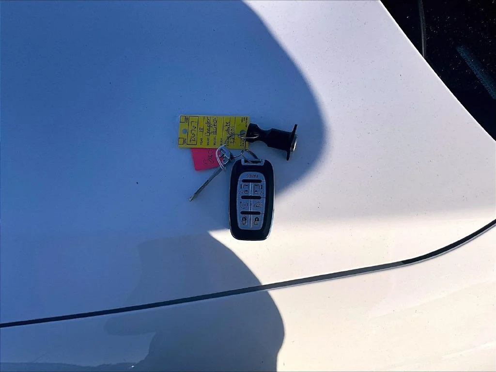 Used 2018 White Chrysler Limited image 10