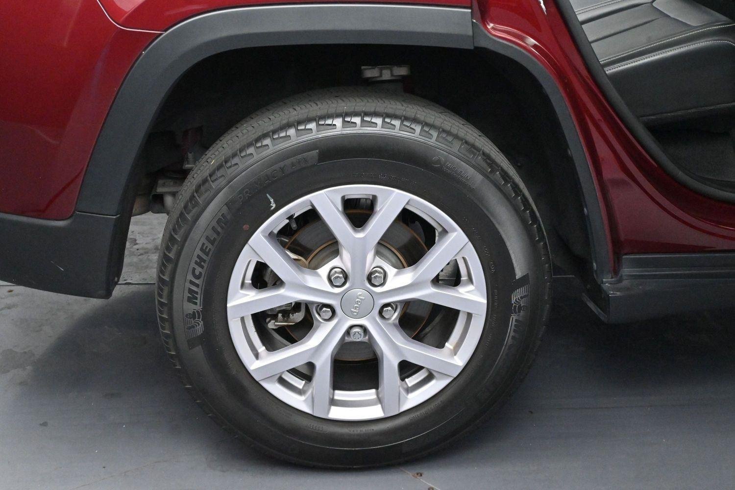 Used 2022 Red Jeep Limited image 37