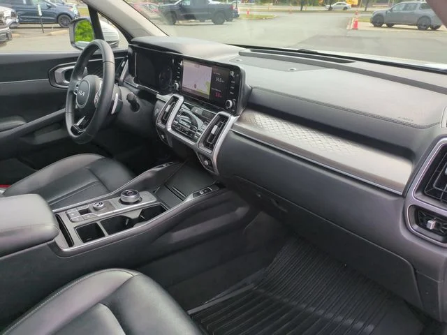 Used 2022 White Kia EX image 36