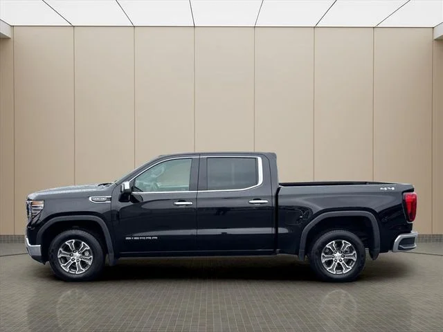 Used 2024 Black GMC SLT image 26