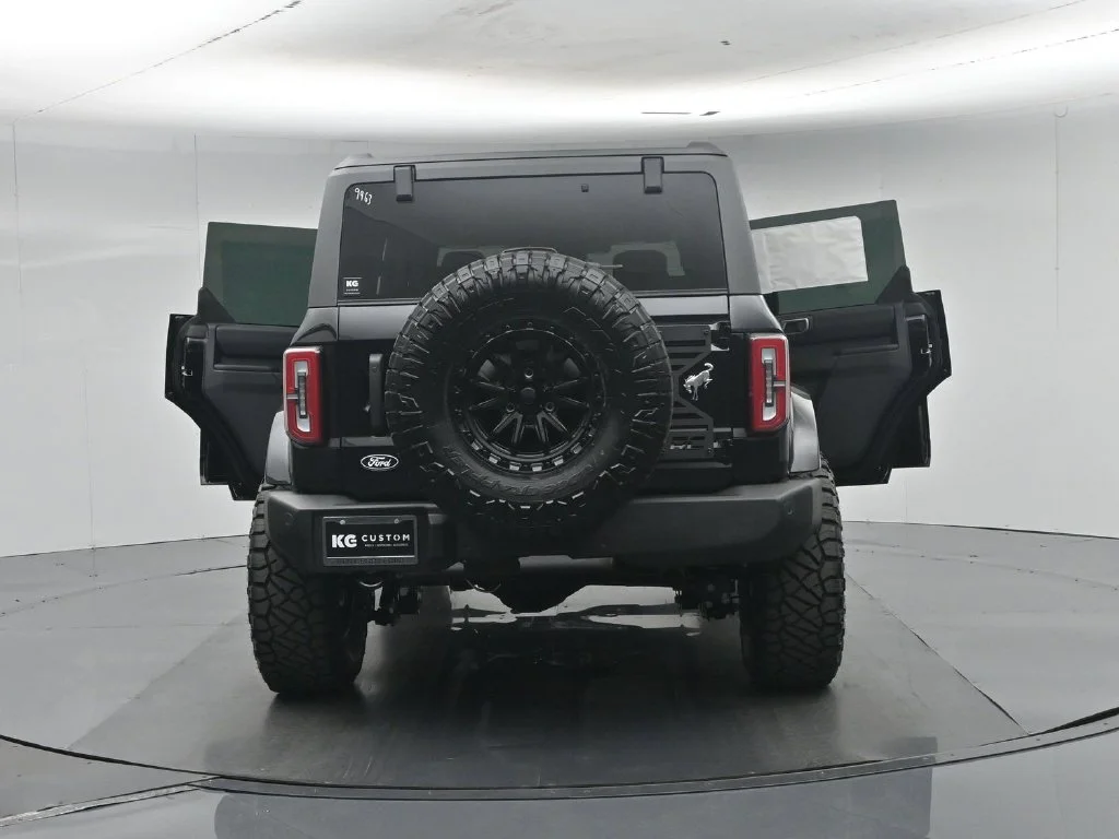 New 2026 Shadow Black Ford Outer Banks image 32