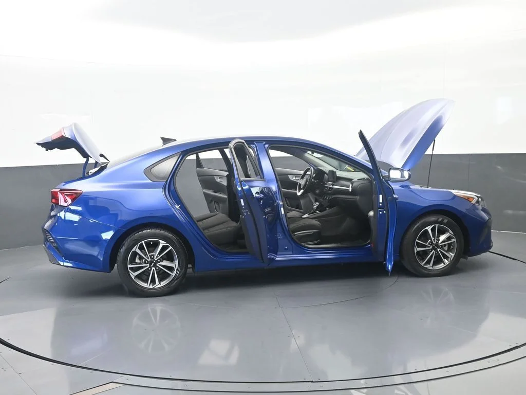 Used 2023 Deep Sea Blue Kia LXS image 63