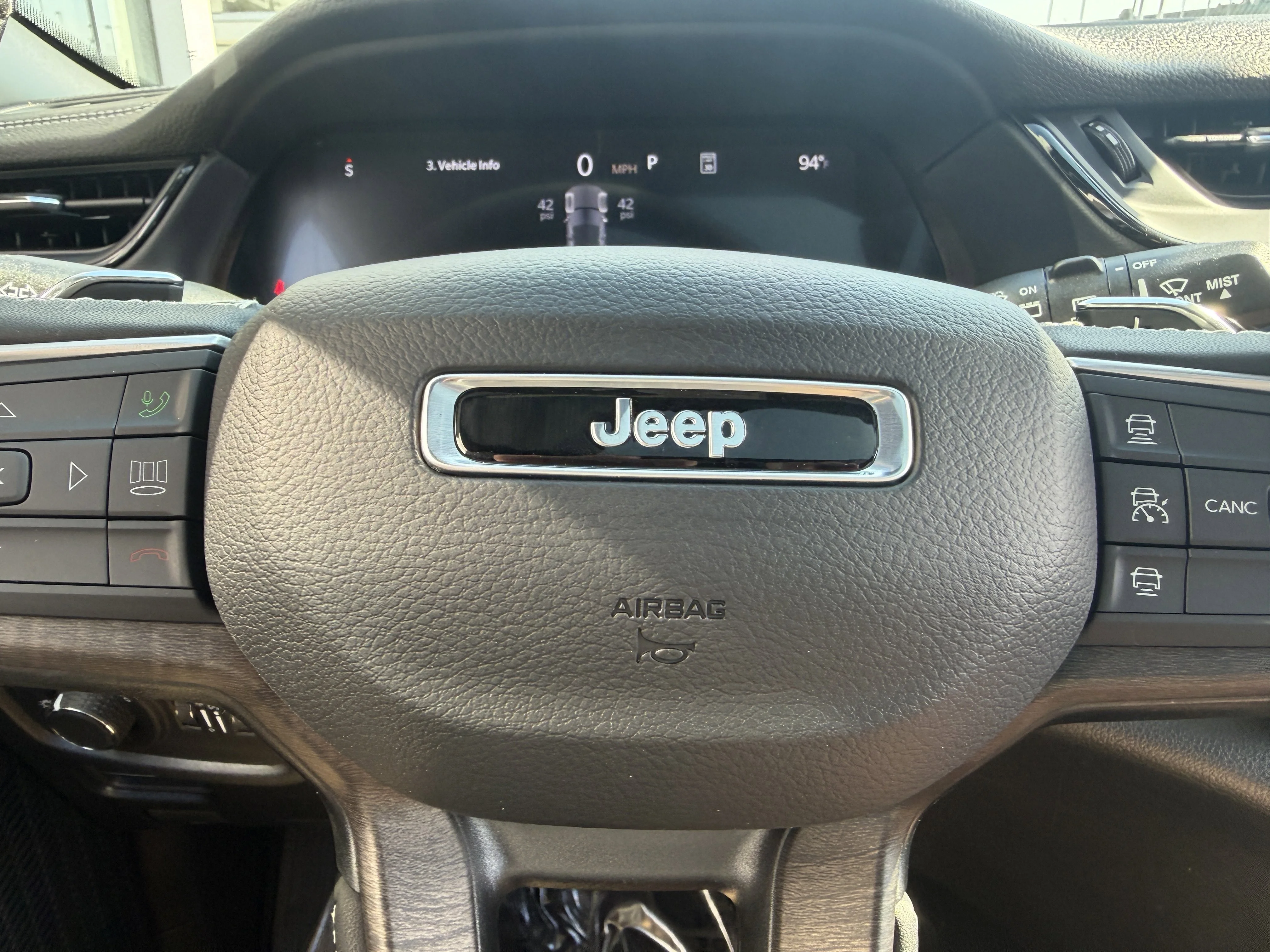 New 2026 Baltic Gray Metallic Clear-Coat Exterior Paint Jeep Altitude image 35