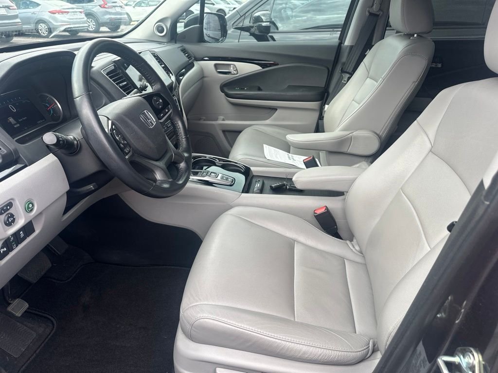 Certified Used 2020 Modern Steel Metallic Honda Touring image 7