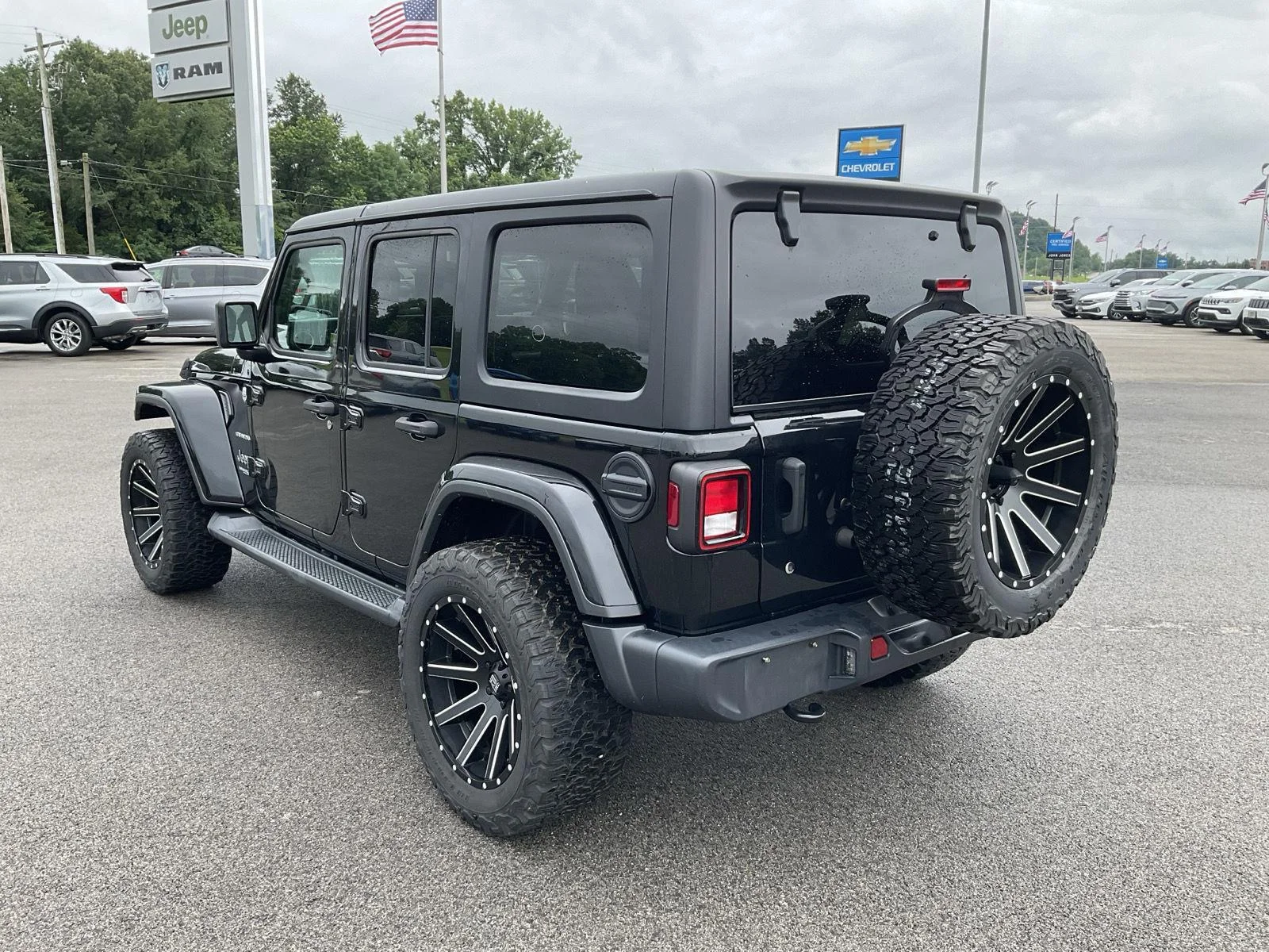 Used 2020 BLACK CLEAR COAT JEEP WAGON 4 DOOR image 8