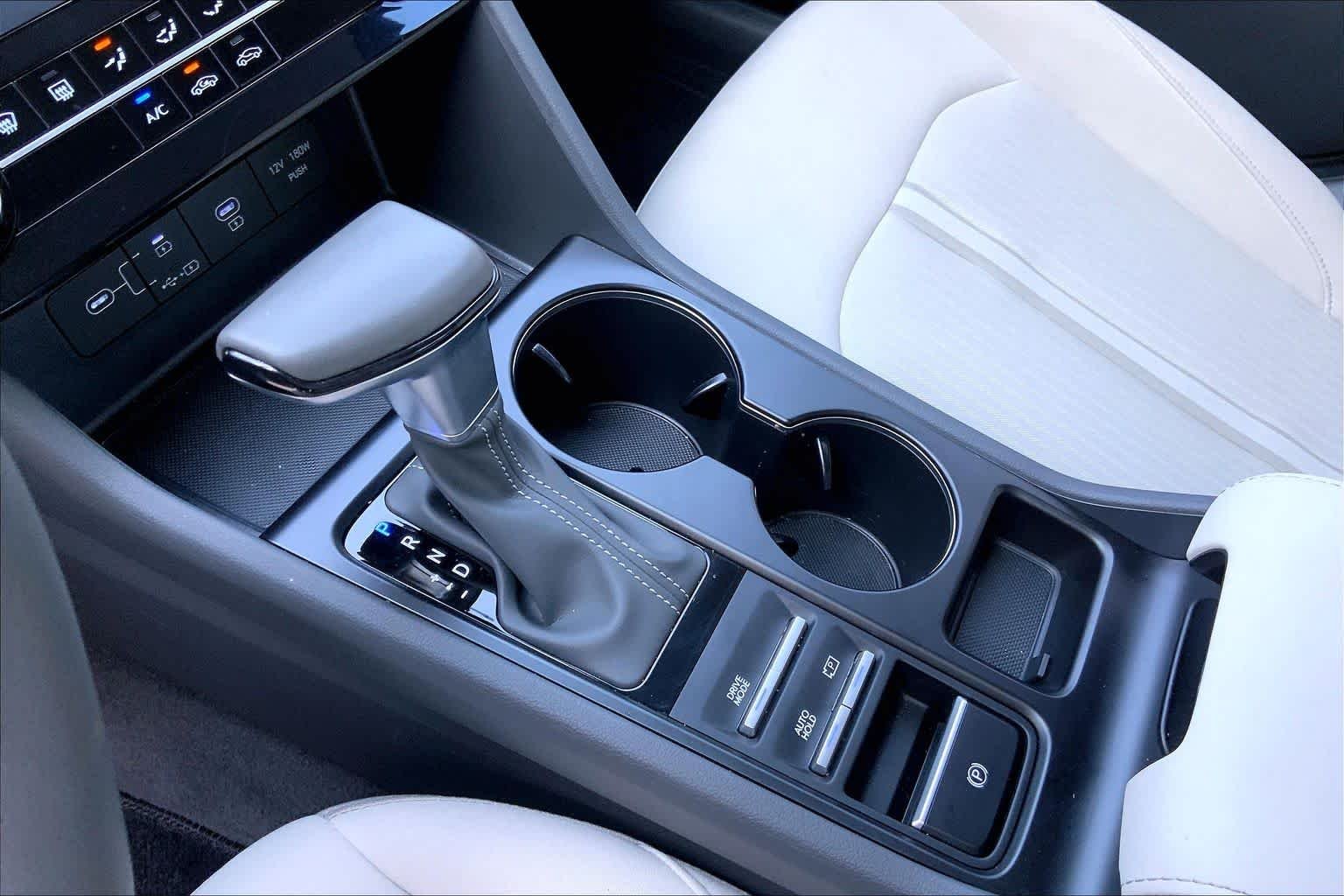 Used 2025 Serenity White Hyundai SE image 16