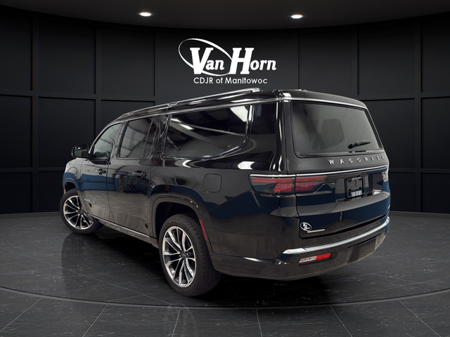 Used 2023 Diamond Black Crystal Pearlcoat Jeep Series III image 5