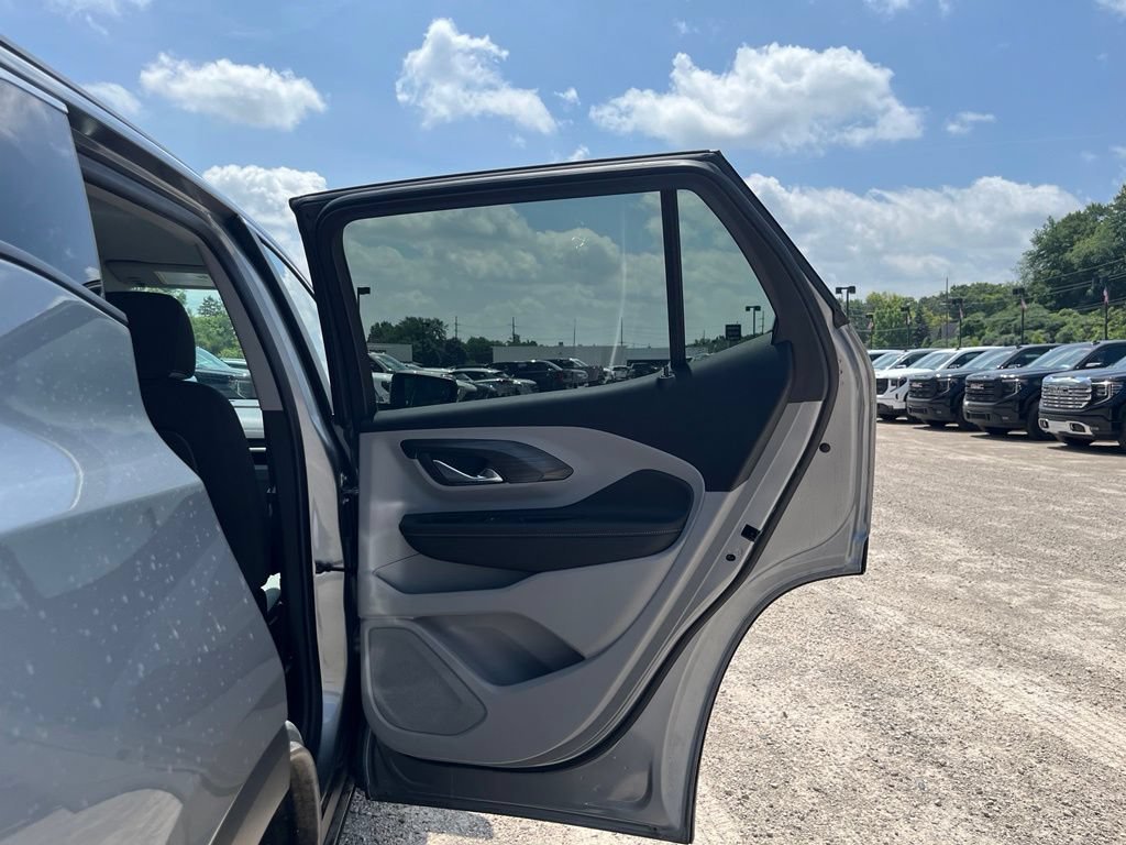 Used 2024 Sterling Metallic GMC SLE image 32