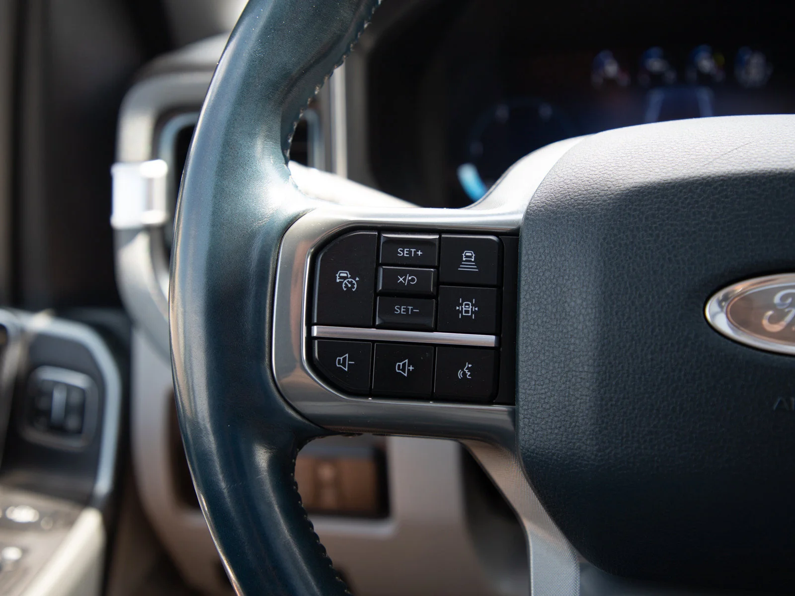 Used 2023 White Ford XL image 23