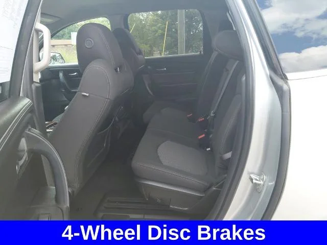 Used 2014 Silver Ice Metallic Chevrolet  image 17