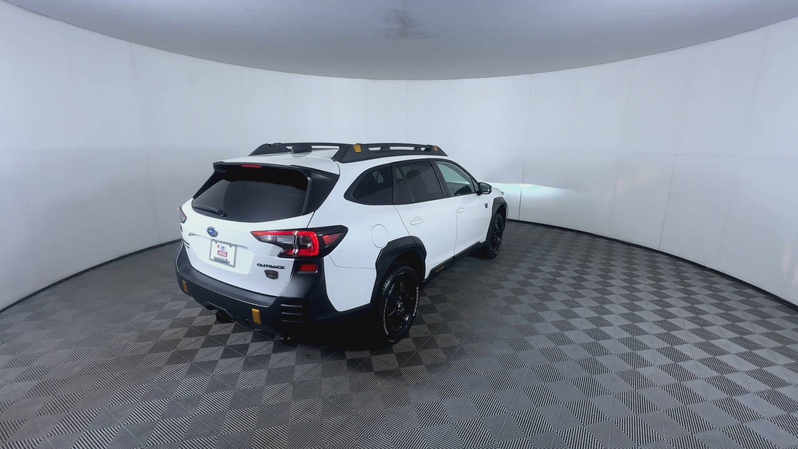 Certified Used 2025 Crystal White Pearl Subaru Wilderness image 8