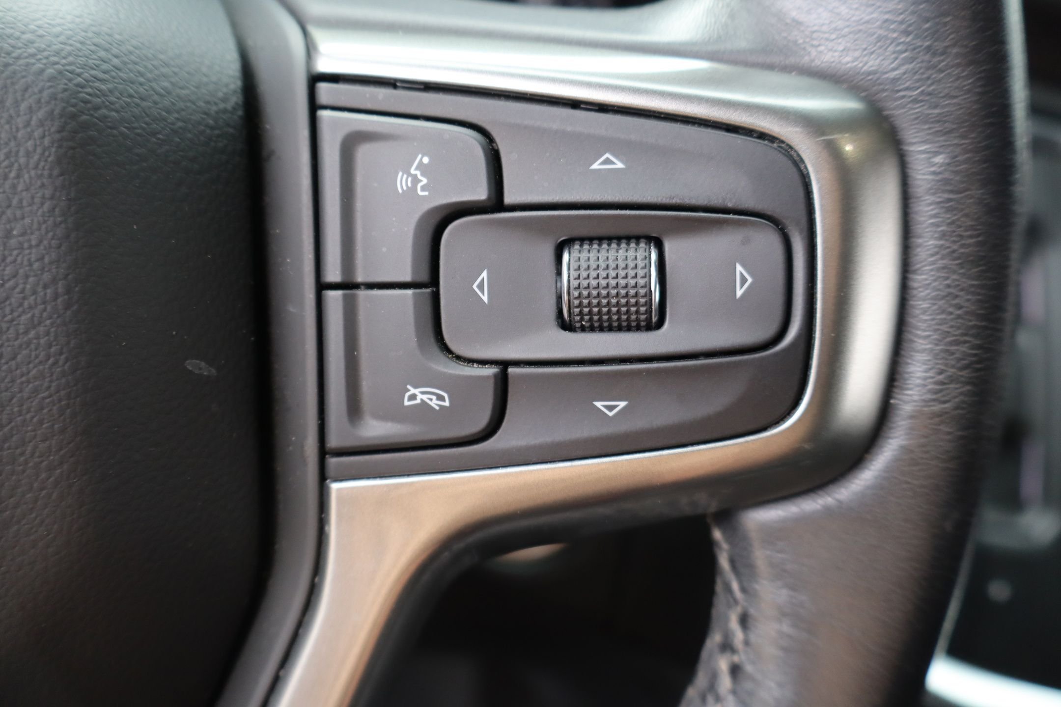 Used 2021 Gray Chevrolet LS image 17