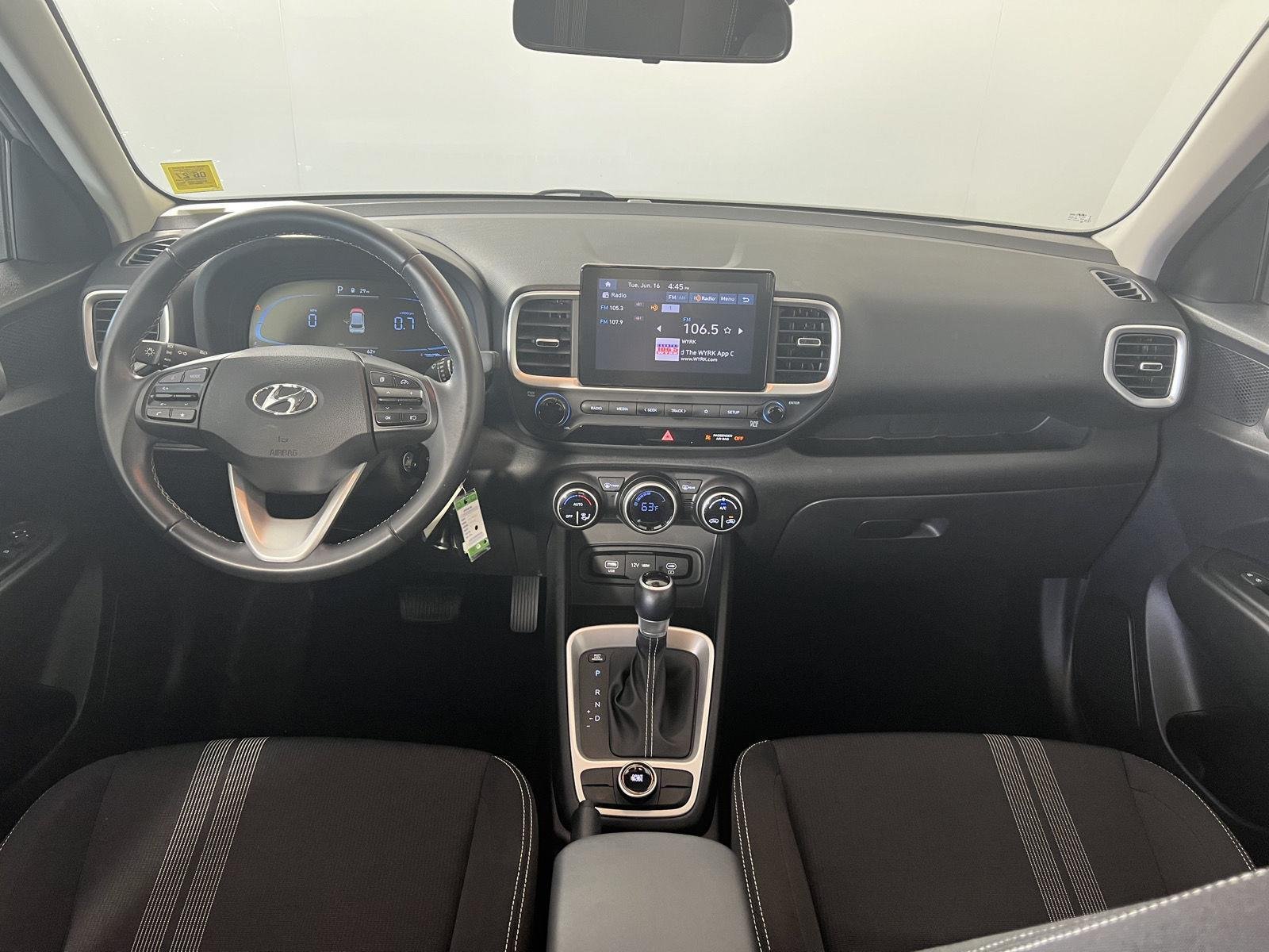 Used 2023 Shimmering Silver Hyundai SEL image 17
