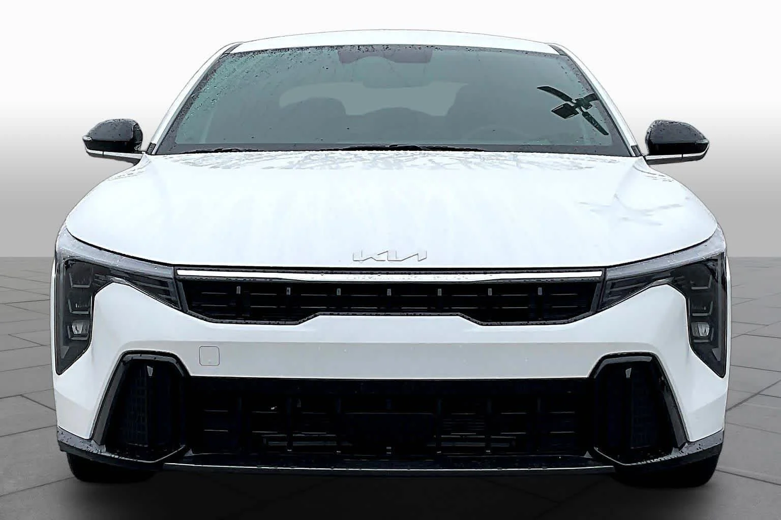 Used 2025 Snow White Pearl Kia GT-Line image 4