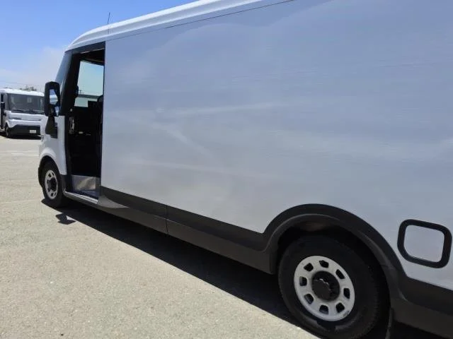 Used 2023 Oyster White BrightDrop EJY image 7