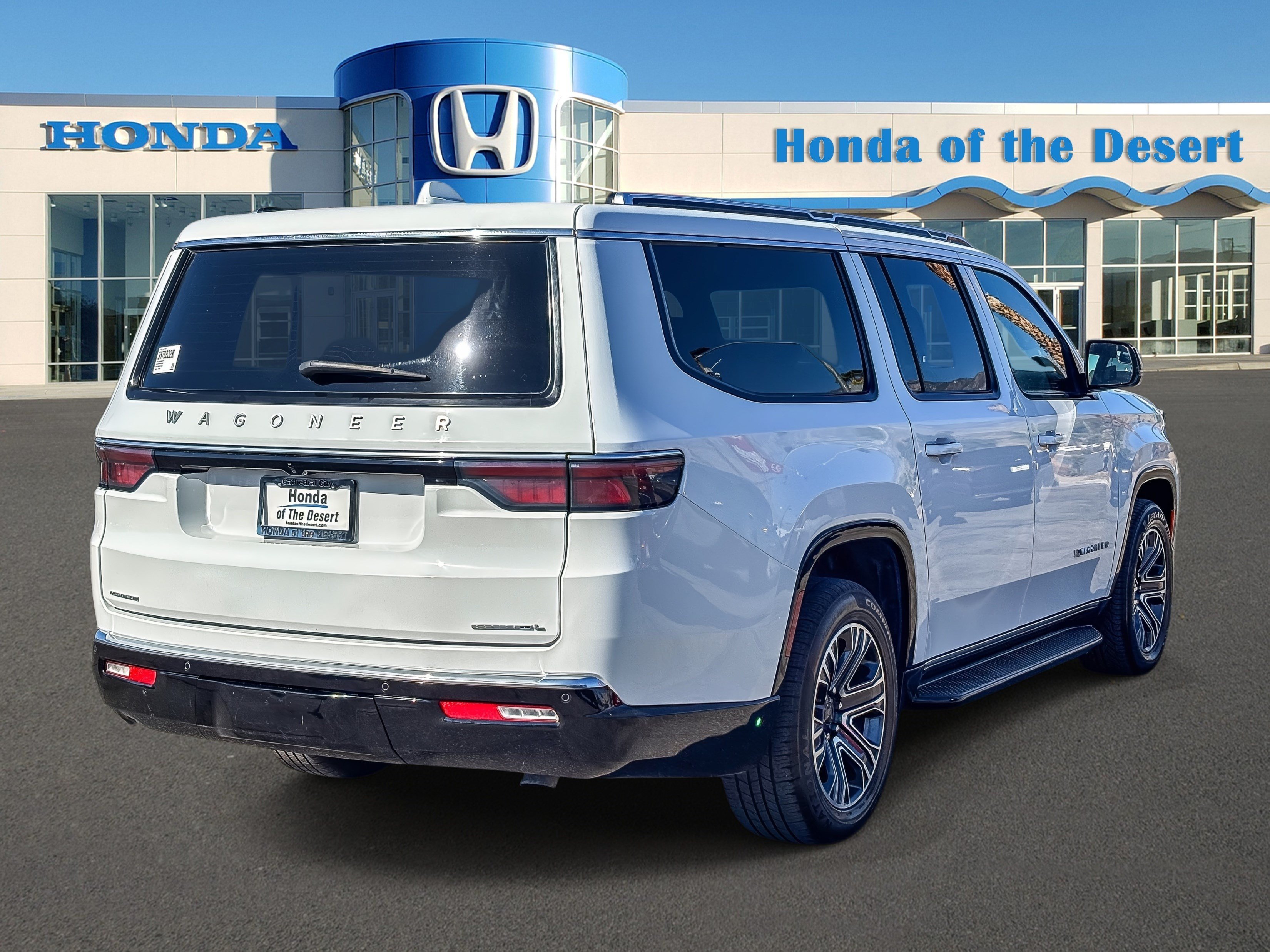 2023 Jeep Wagoneer L Series II - Photo 6