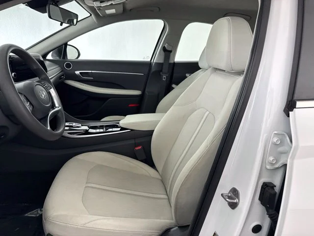 Used 2023 White Hyundai SEL image 24