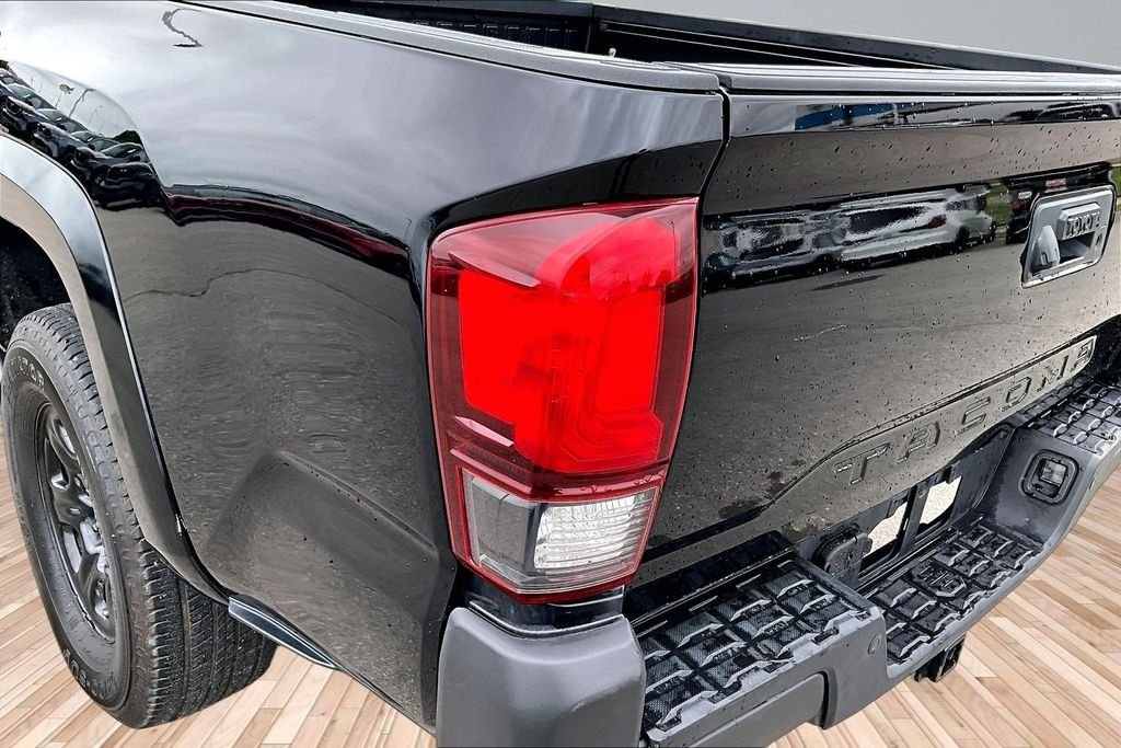 Used 2021 Black Toyota SR5 image 28