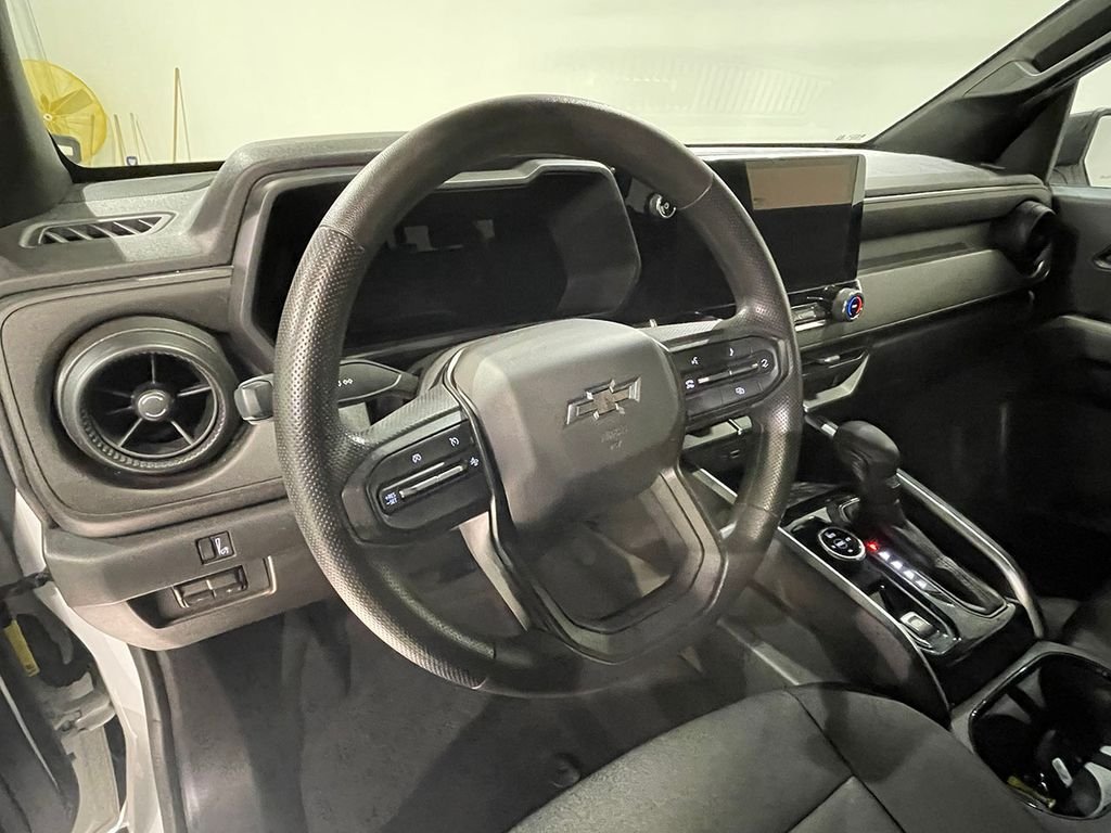 Used 2023 White Chevrolet Trail Boss image 21