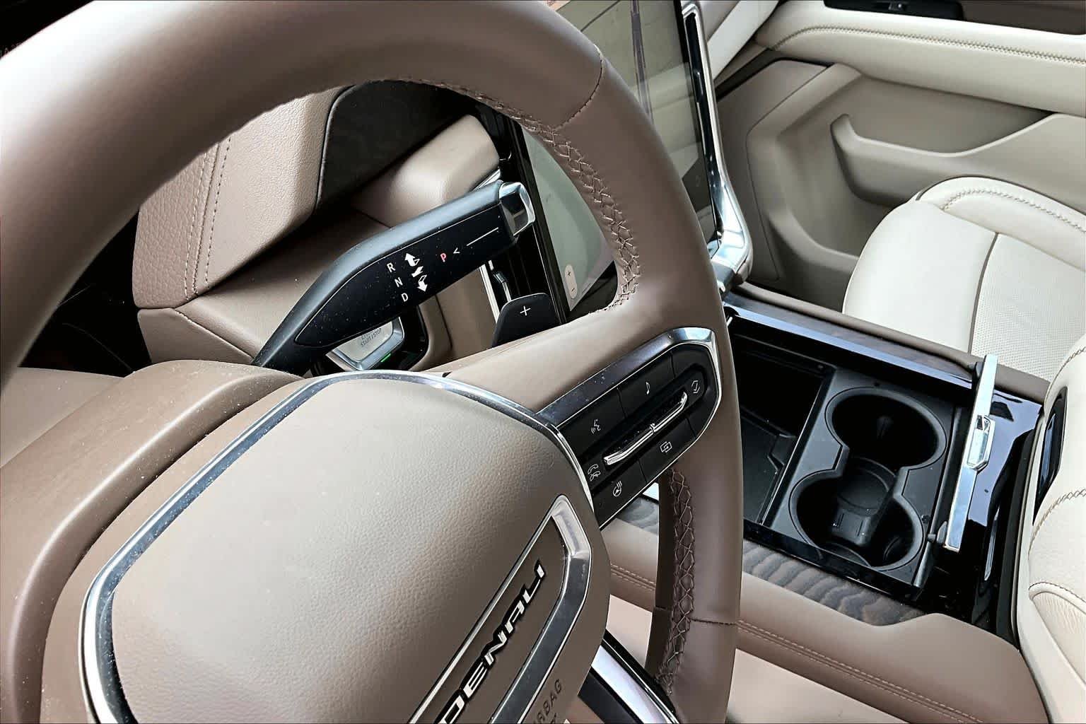 Used 2025 White Frost Tricoat GMC Denali image 17