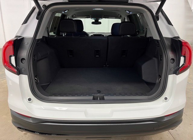 Used 2023 White GMC SLE image 26