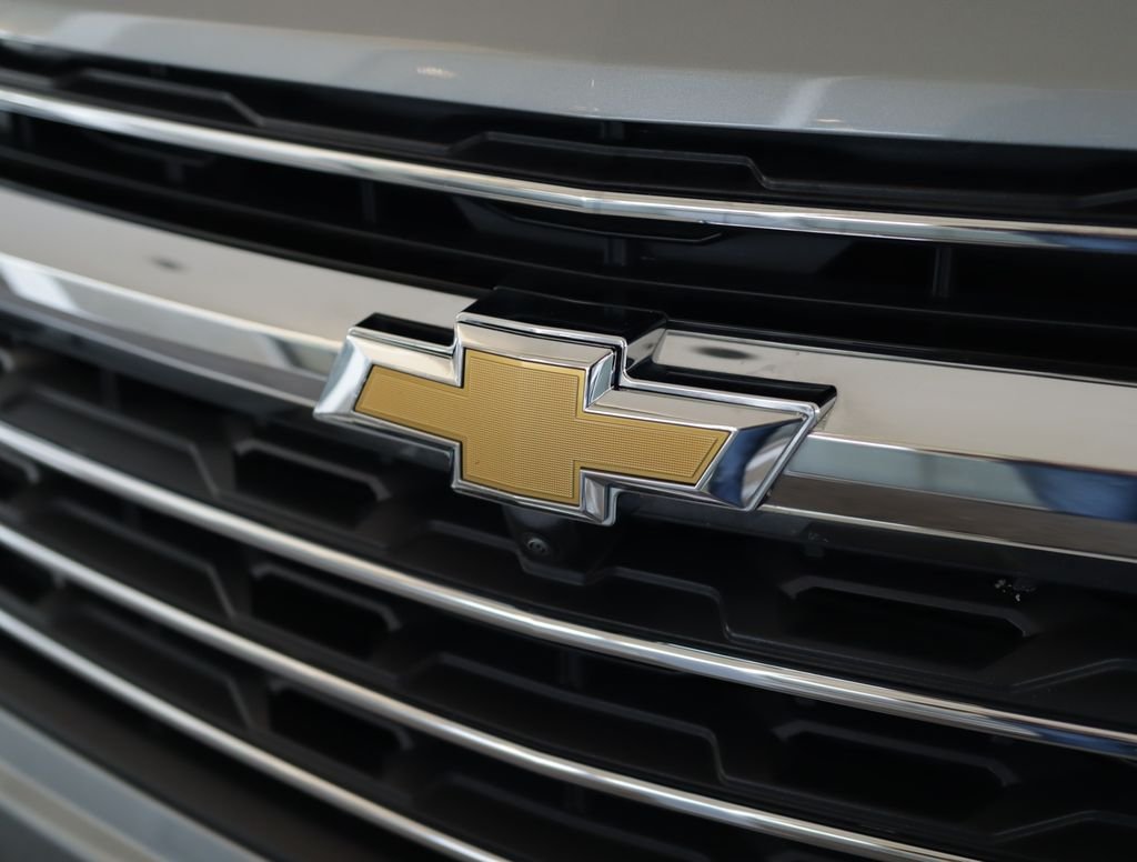 Used 2024 Gray Chevrolet LT image 35