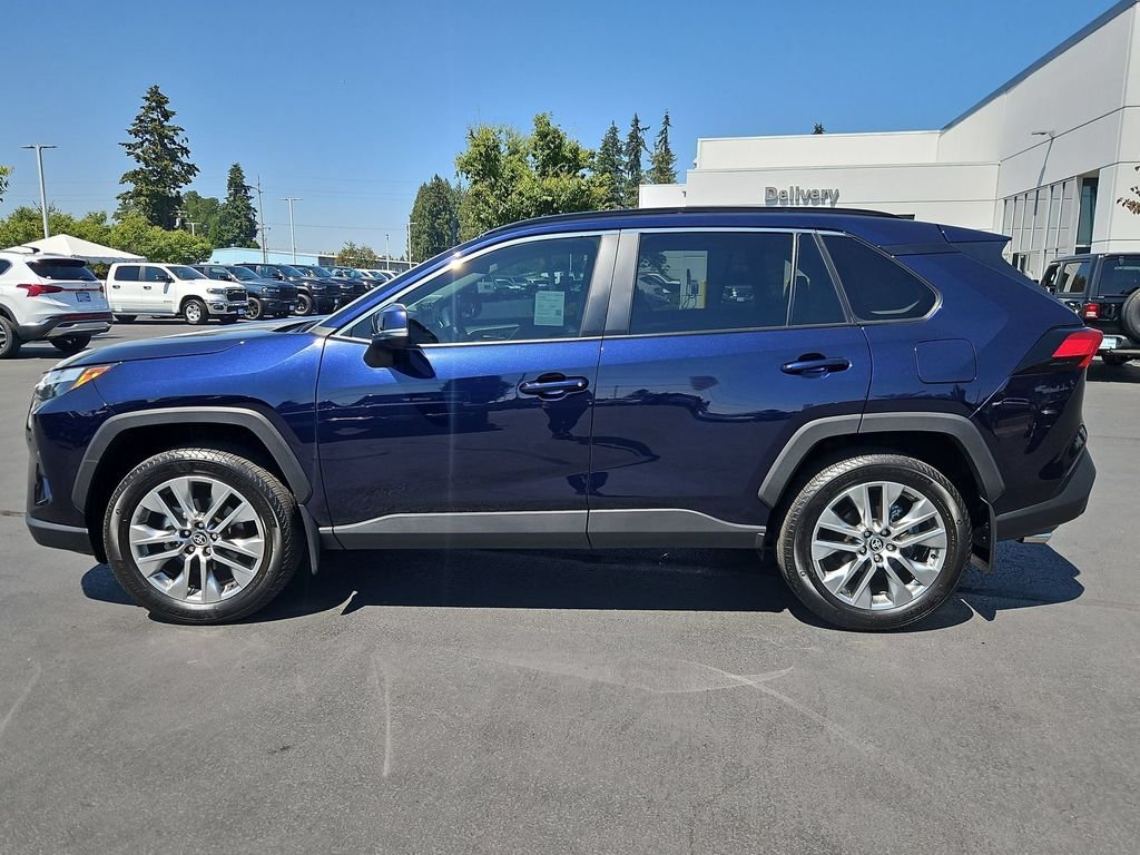 Used 2025 Blueprint Toyota XLE Premium image 3