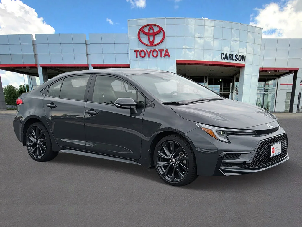 Used 2024  Toyota SE image 5