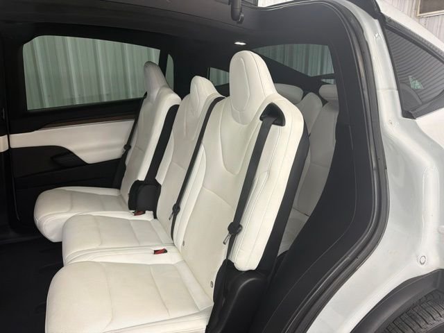 2022 Tesla Model X Long Range - Photo 15