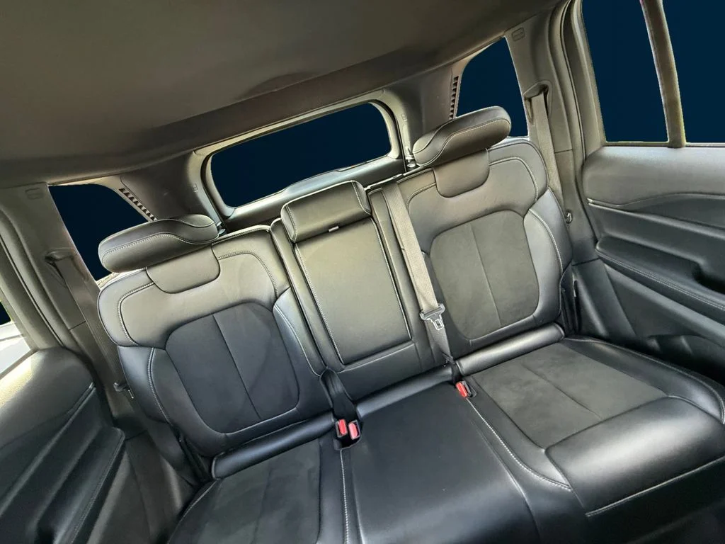 Used 2025 White Jeep Altitude image 18