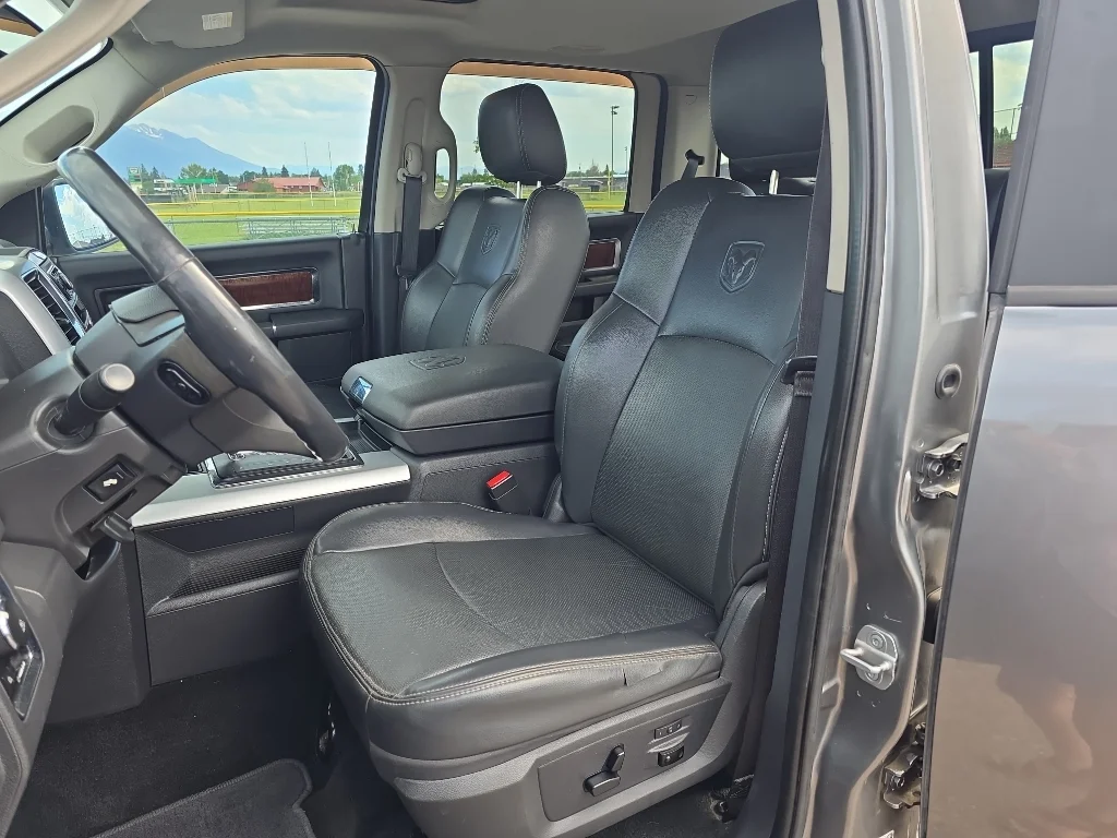 Used 2009 Gray Dodge LARAMIE image 20