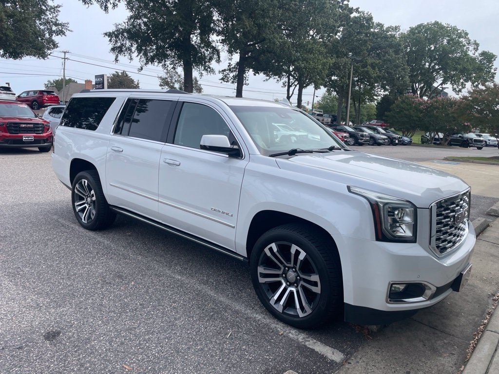 Used 2020 White GMC Denali image 4