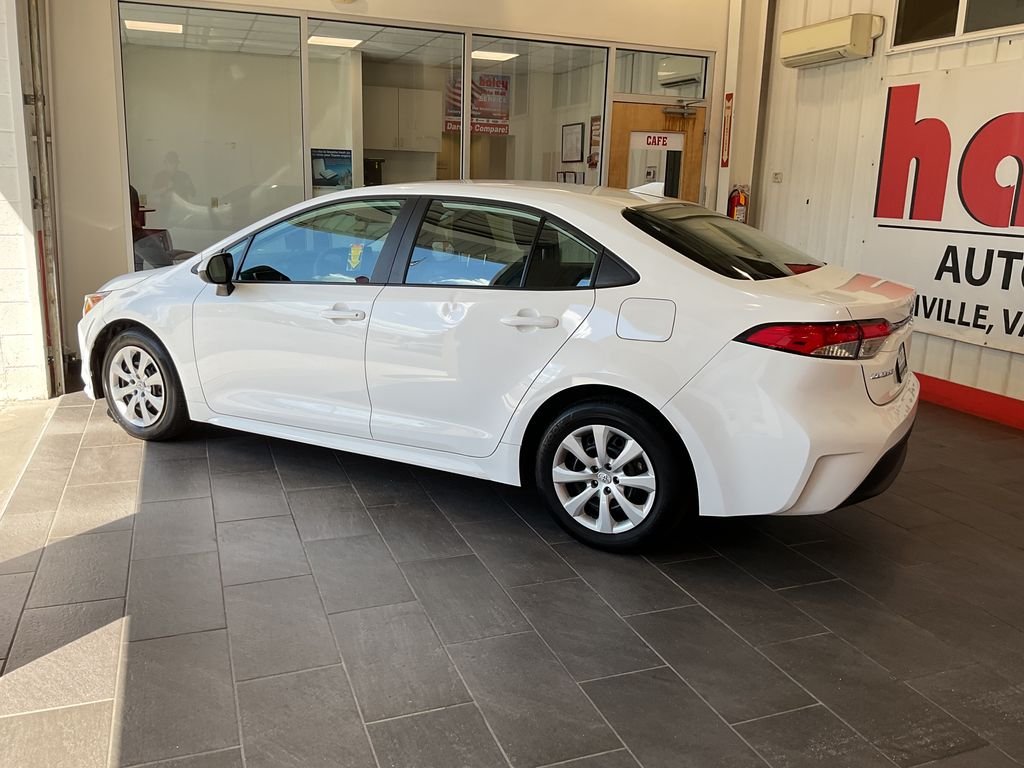 Used 2025 White Toyota LE image 5