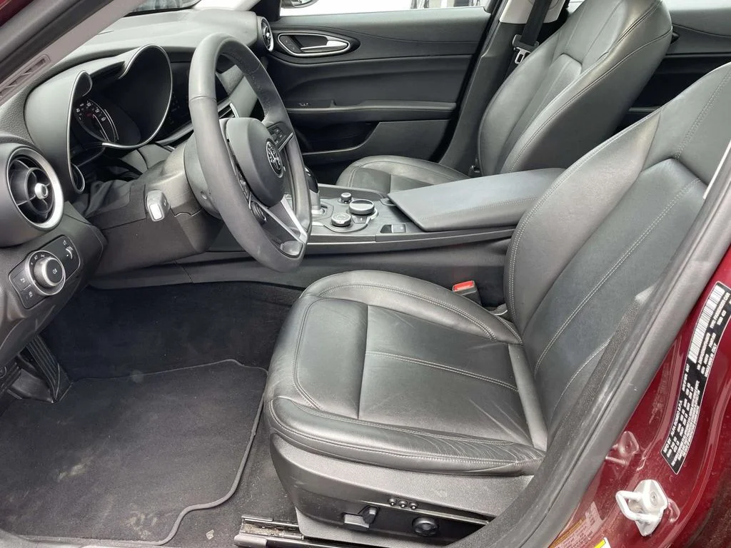 Used 2017 Red Metallic Alfa Romeo Base image 14