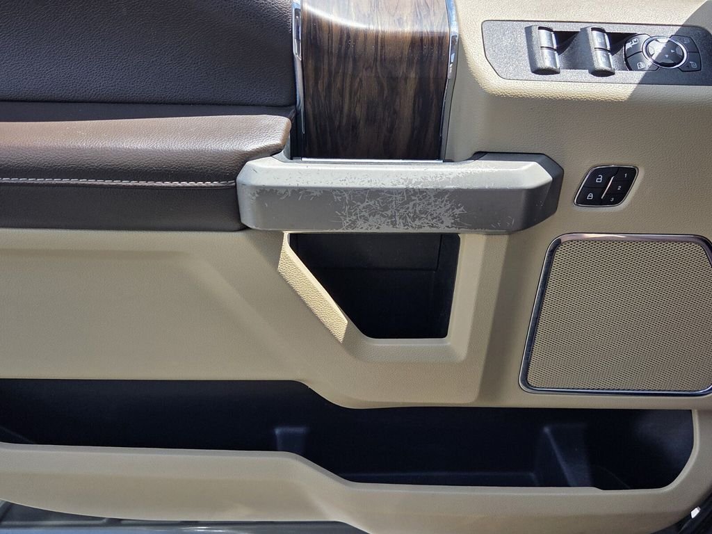 Used 2019 Green Ford Lariat image 24