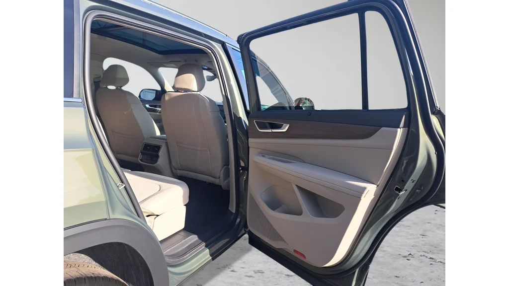 New 2026 Green Volkswagen 2.0T SEL image 9