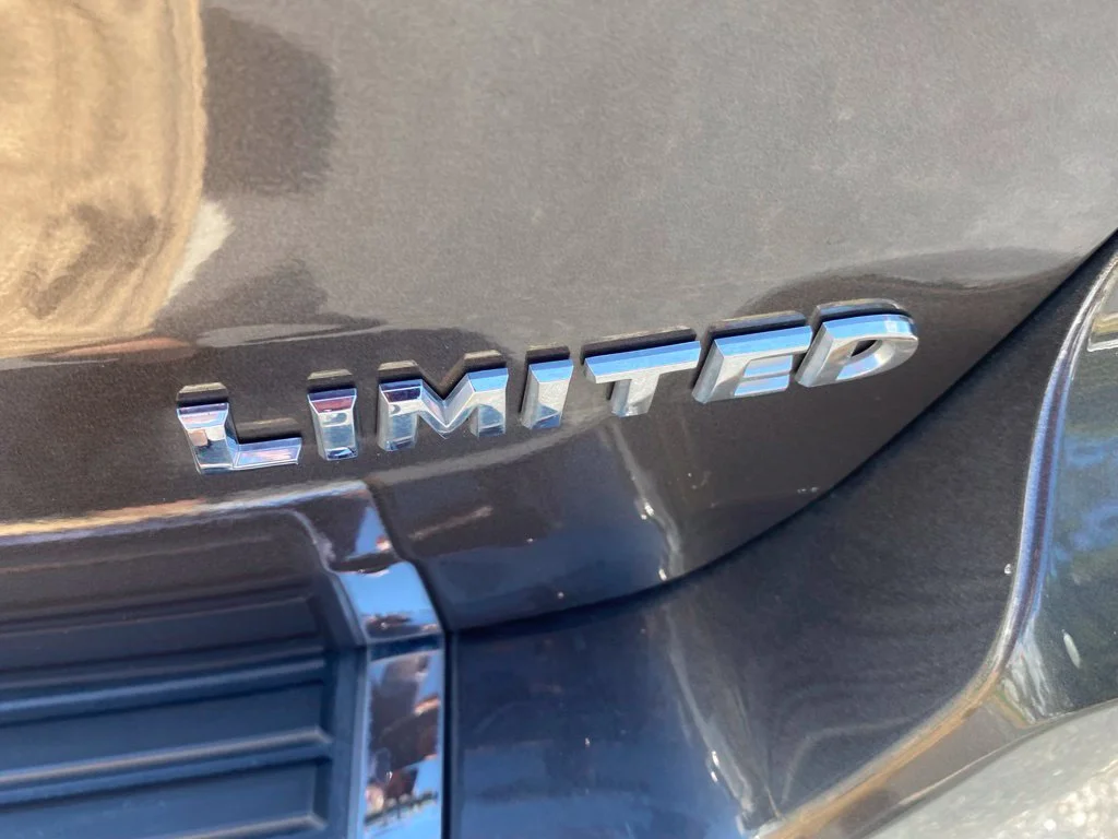 Used 2021 Gray Jeep Limited image 14