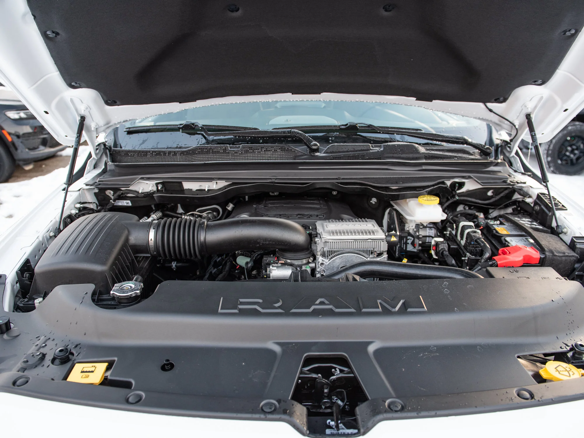 New 2026 White RAM Sport* HEMI V8 image 9