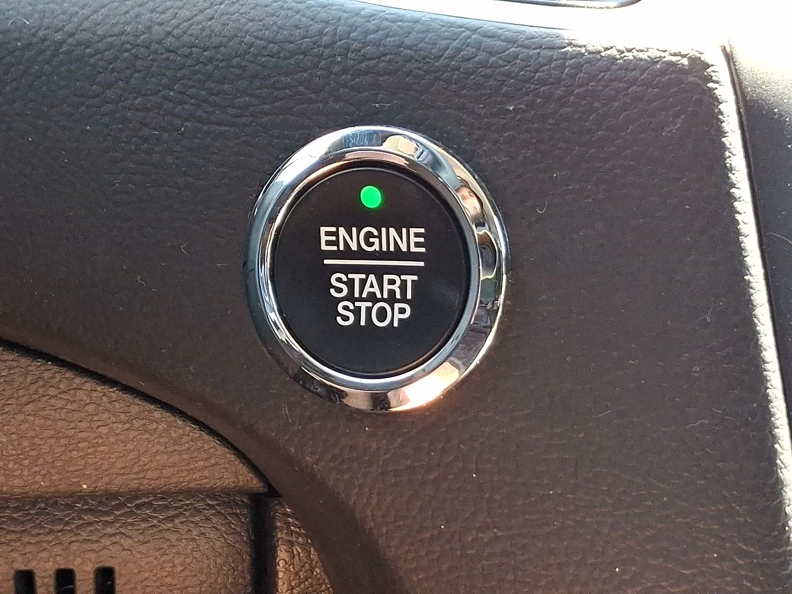 Used 2023 White Ford SEL image 22