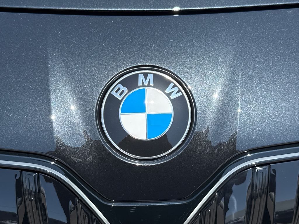 2025 BMW 7 Series 760i - Photo 18