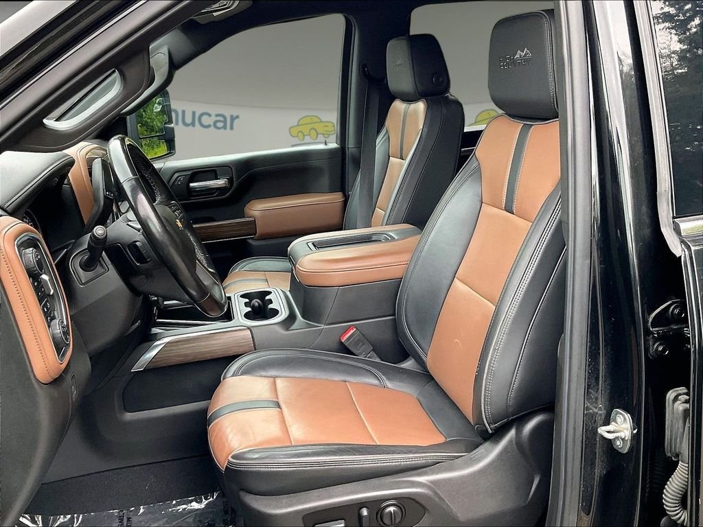 Used 2022 Black Chevrolet High Country image 10