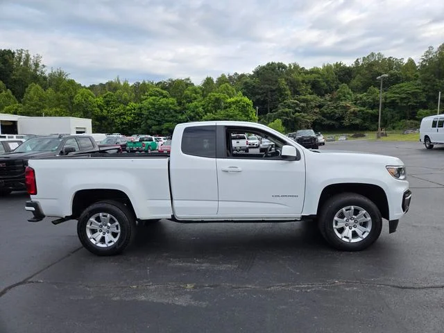 Used 2022 White Chevrolet LT image 9