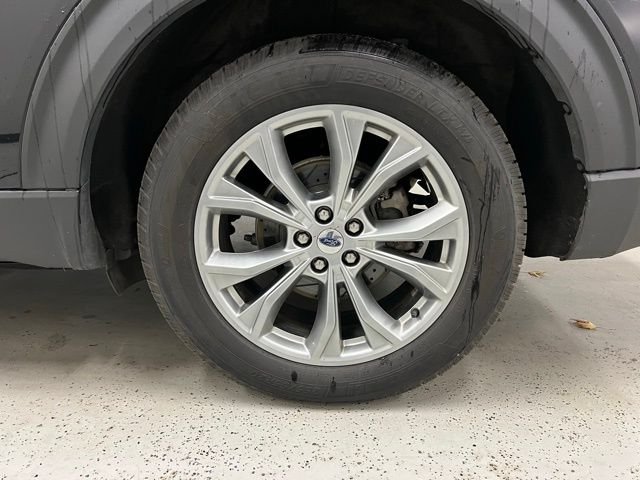 2020 Ford Explorer Limited photo 3