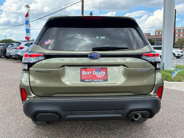 New 2026 AUTUMN GREEN METALLIC Subaru Touring image 6