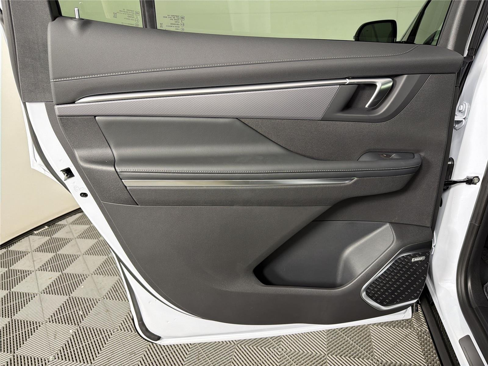 New 2026 Iridescent White Tricoat Buick Sport Touring image 22