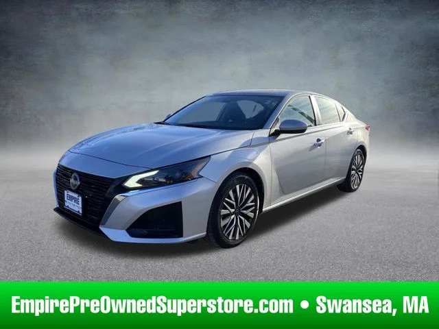 Used 2023 Silver Nissan 2.5 SV image 1